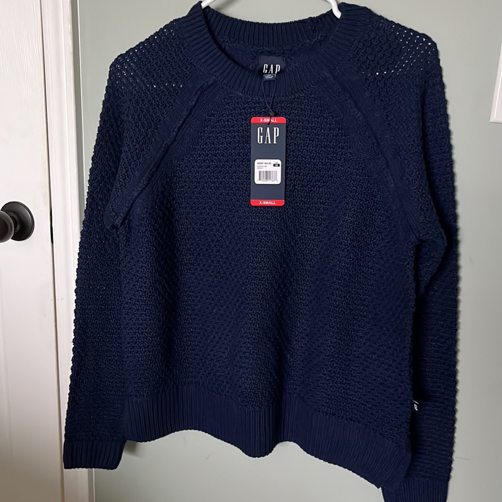 Gap sweater